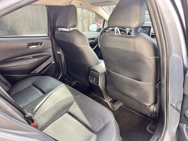 豪華版 客人年前車換車 低於行情~優惠給這幾天要買車的 朋友們！盡速前來哦！  第7張相片