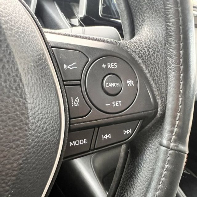 豪華版 客人年前車換車 低於行情~優惠給這幾天要買車的 朋友們！盡速前來哦！  第9張相片