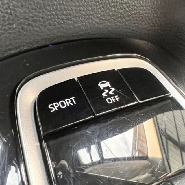 豪華版 客人年前車換車 低於行情~優惠給這幾天要買車的 朋友們！盡速前來哦！  第14張相片