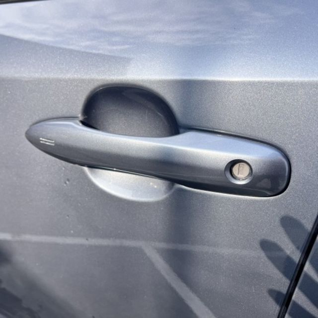 豪華版 客人年前車換車 低於行情~優惠給這幾天要買車的 朋友們！盡速前來哦！  第15張相片