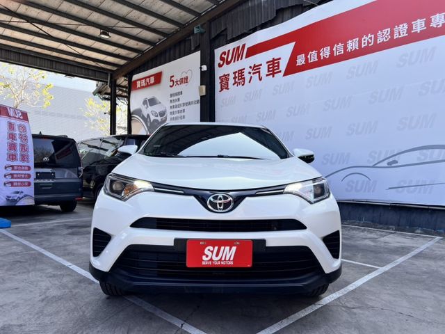 RAV4保值性高、妥善率佳，是二手市場長年熱銷車款。 想找一台好養、好開、好脫手的SUV，這台2.0經典款絕對值得入手  第3張相片