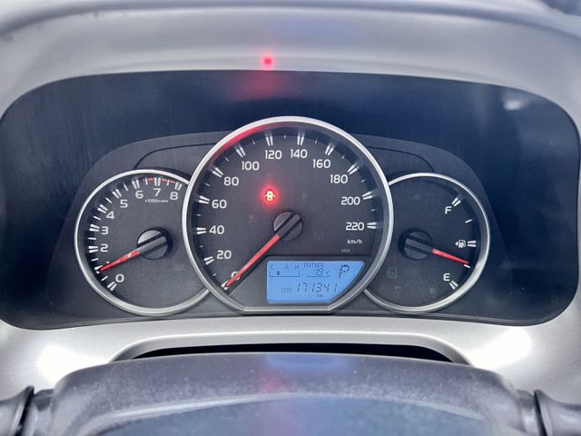 RAV4保值性高、妥善率佳，是二手市場長年熱銷車款。 想找一台好養、好開、好脫手的SUV，這台2.0經典款絕對值得入手  第12張相片