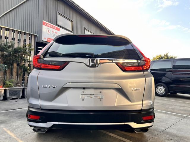 23年式 熱銷款5.5代 一台「好開、安全、空間大、保值性高」的家庭休旅  第4張相片