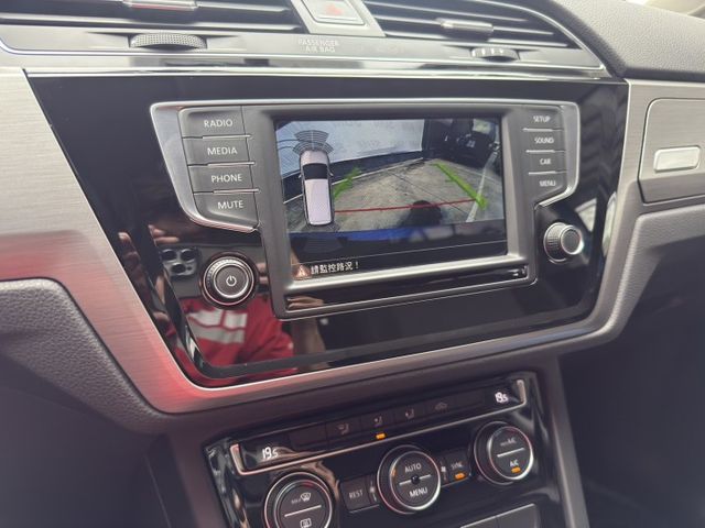 TSI Trendline 七人座 這款Touran 是我們歷年販售Volkswagen車系中「妥善率表現最佳」之一  第16張相片