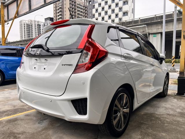 Fit 1.5 VTi-S  小車大空間的超強代步王！帥氣、省油、空間大、好停車 不論是新手、上班族或家庭第二台車都非常  第4張相片