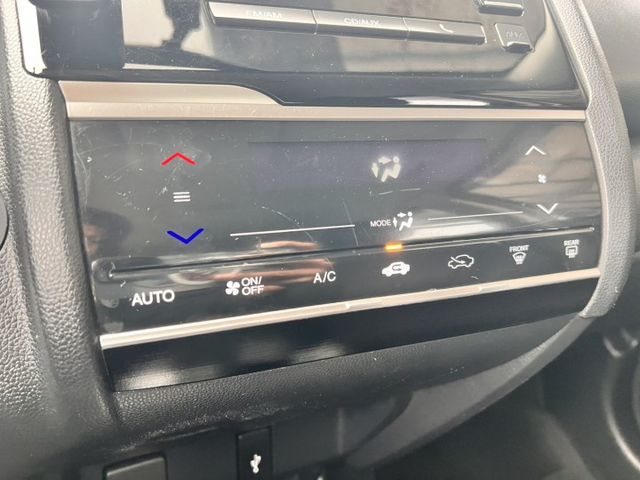 Fit 1.5 VTi-S  小車大空間的超強代步王！帥氣、省油、空間大、好停車 不論是新手、上班族或家庭第二台車都非常  第12張相片