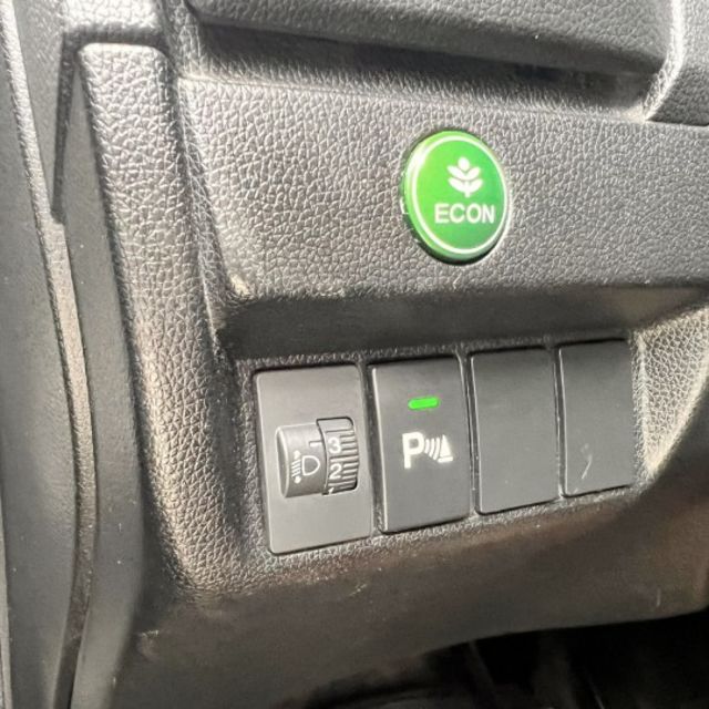 Fit 1.5 VTi-S  小車大空間的超強代步王！帥氣、省油、空間大、好停車 不論是新手、上班族或家庭第二台車都非常  第13張相片