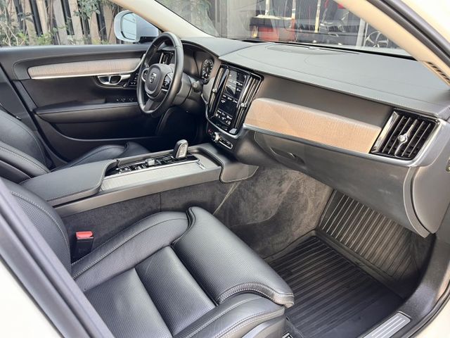 V90 Cross Country B5 Momentum 稀有釋出 旗艦跨界旅行車 錯過可能就沒下一台了。  第7張相片