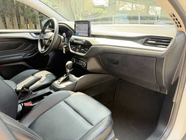 Focus 5D 1.5 成真型  1.5L Ti-VCT高效引擎，動力順暢省油  底盤操控一流，彎道穩定好開  第6張相片