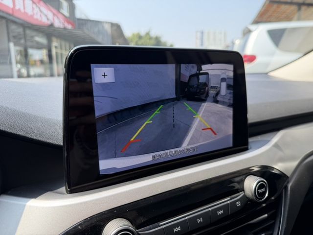 Focus 5D 1.5 成真型  1.5L Ti-VCT高效引擎，動力順暢省油  底盤操控一流，彎道穩定好開  第12張相片