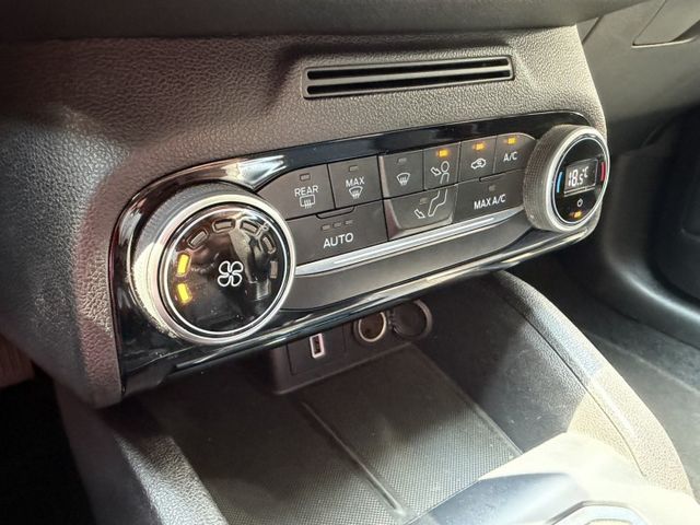 Focus 5D 1.5 成真型  1.5L Ti-VCT高效引擎，動力順暢省油  底盤操控一流，彎道穩定好開  第13張相片