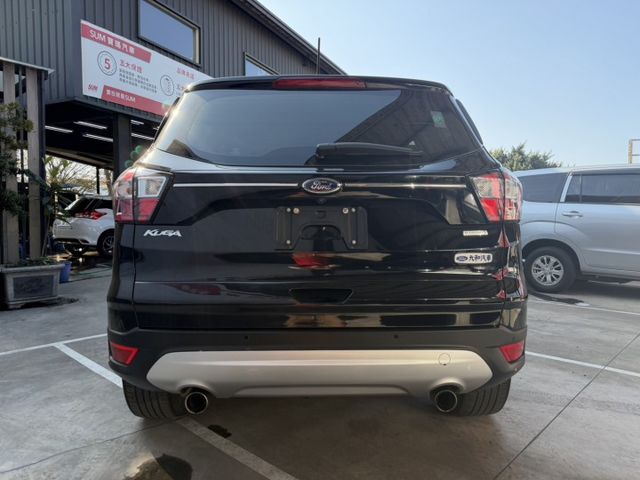 Kuga 1.5T 旗艦版  歐系操控 × 渦輪動力 × 主動安全滿載 電動尾門＋Keyless免鑰匙，日常用車超方便  第4張相片