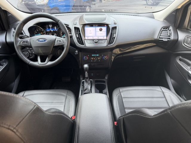 Kuga 1.5T 旗艦版  歐系操控 × 渦輪動力 × 主動安全滿載 電動尾門＋Keyless免鑰匙，日常用車超方便  第6張相片