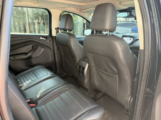 Kuga 1.5T 旗艦版  歐系操控 × 渦輪動力 × 主動安全滿載 電動尾門＋Keyless免鑰匙，日常用車超方便  第8張相片