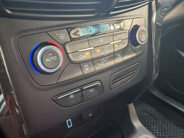 Kuga 1.5T 旗艦版  歐系操控 × 渦輪動力 × 主動安全滿載 電動尾門＋Keyless免鑰匙，日常用車超方便  第17張相片