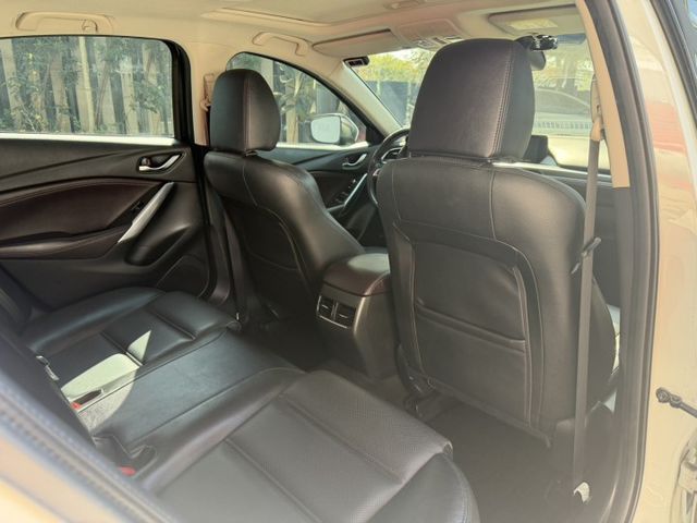 旗艦型 小改款 日系進口質感房車首選！「好開、省油、有質感」的中大型房車 這台馬6 絕對值得入手！  第7張相片