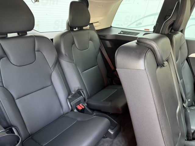 D5 Momentum 七人座 想找一台「安全無敵＋空間夠大＋全家都安心」的休旅車，XC90就是標準答案  第9張相片