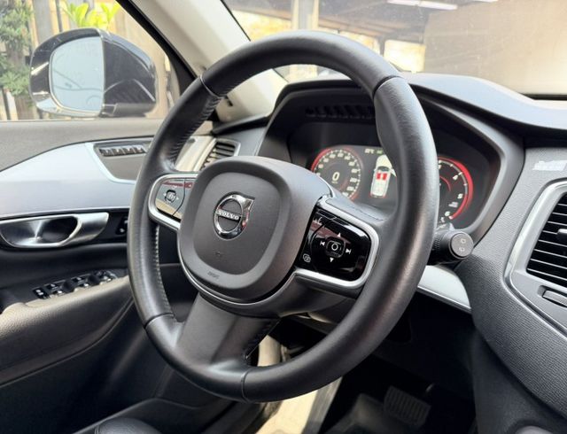 D5 Momentum 七人座 想找一台「安全無敵＋空間夠大＋全家都安心」的休旅車，XC90就是標準答案  第12張相片