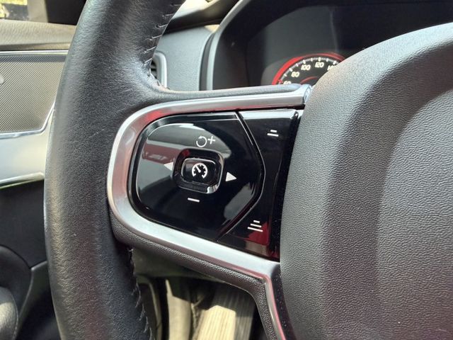 D5 Momentum 七人座 想找一台「安全無敵＋空間夠大＋全家都安心」的休旅車，XC90就是標準答案  第15張相片