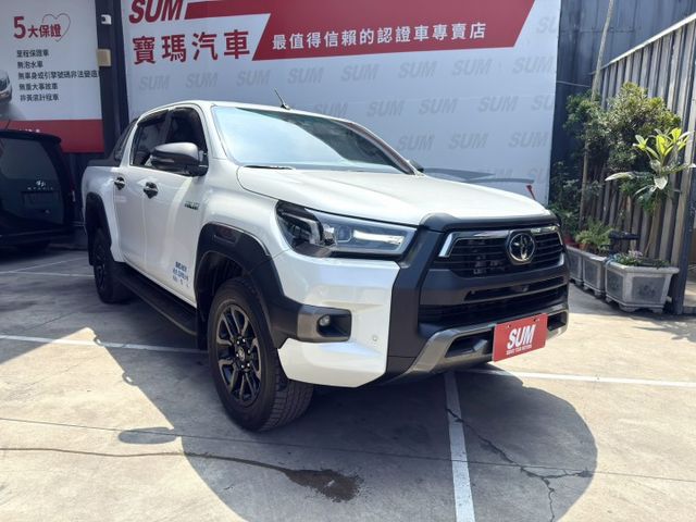 Toyota Hilux 2.8 柴油 陪我上山下海、跑市集載貨的最佳戰友 真正用實力說話的一台車  第1張相片
