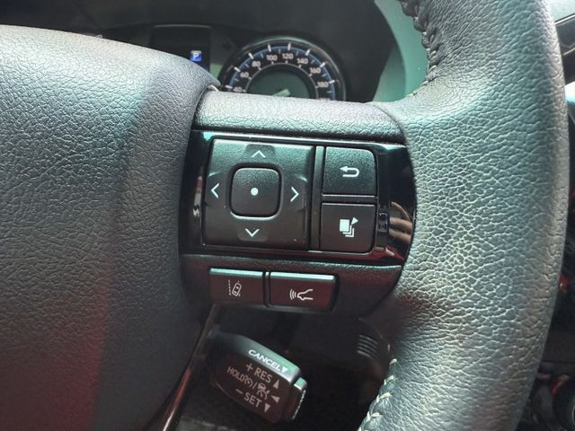 Toyota Hilux 2.8 柴油 陪我上山下海、跑市集載貨的最佳戰友 真正用實力說話的一台車  第11張相片