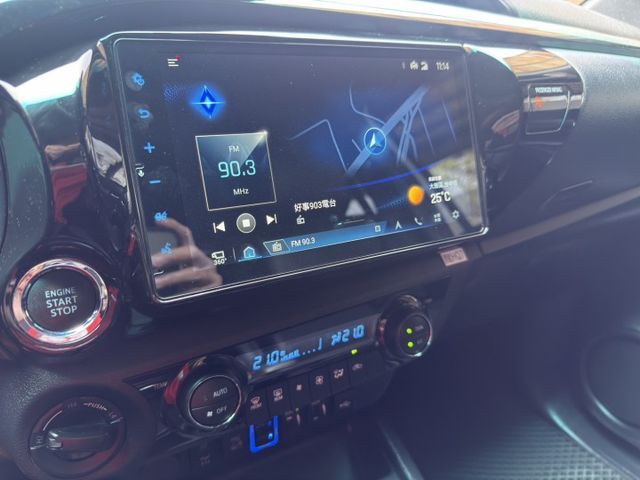 Toyota Hilux 2.8 柴油 陪我上山下海、跑市集載貨的最佳戰友 真正用實力說話的一台車  第15張相片