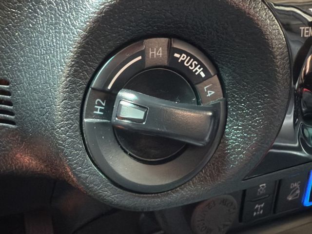 Toyota Hilux 2.8 柴油 陪我上山下海、跑市集載貨的最佳戰友 真正用實力說話的一台車  第17張相片