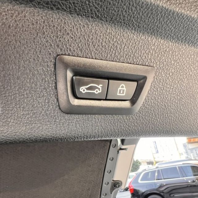 GT 320i Sport 總代理 質感與實用一次到位！跑車線條＋掀背大空間 主動式尾翼＋空力設計，高速穩定更安心  第5張相片