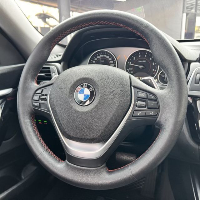 GT 320i Sport 總代理 質感與實用一次到位！跑車線條＋掀背大空間 主動式尾翼＋空力設計，高速穩定更安心  第10張相片