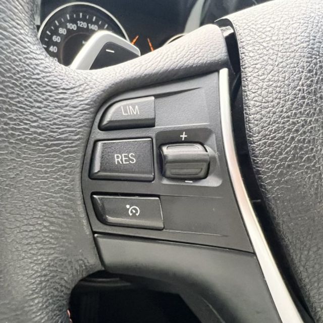 GT 320i Sport 總代理 質感與實用一次到位！跑車線條＋掀背大空間 主動式尾翼＋空力設計，高速穩定更安心  第12張相片