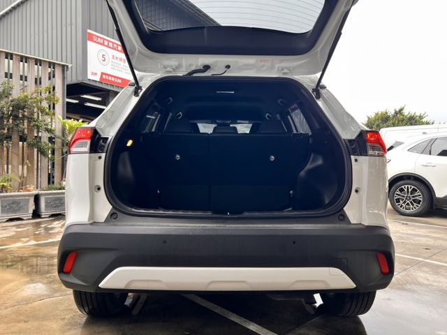 豪華版  省油神車首選 【為何大家都選Toyota】耐用、省油、保值高＝養車無壓力  第5張相片