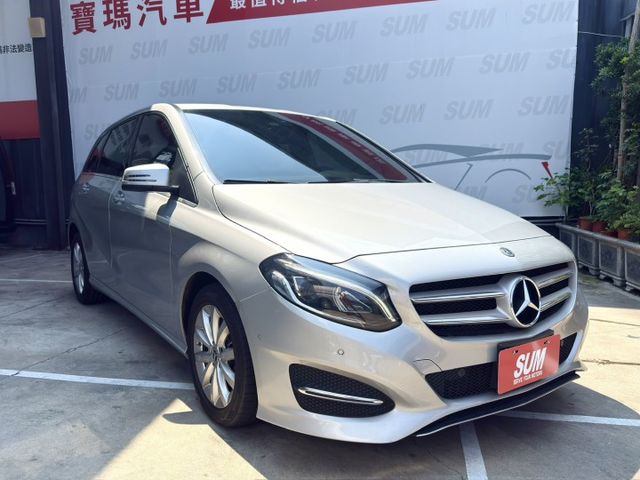 「用國產車的預算，開進賓士世界，這台A180就是最聰明的選擇。」買這台是「升級生活質感」  第1張相片