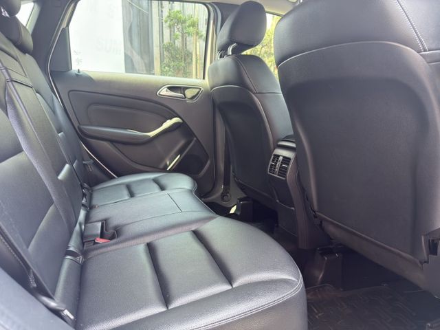 「用國產車的預算，開進賓士世界，這台A180就是最聰明的選擇。」買這台是「升級生活質感」  第8張相片