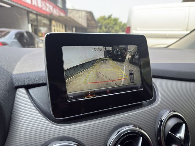 「用國產車的預算，開進賓士世界，這台A180就是最聰明的選擇。」買這台是「升級生活質感」  第18張相片