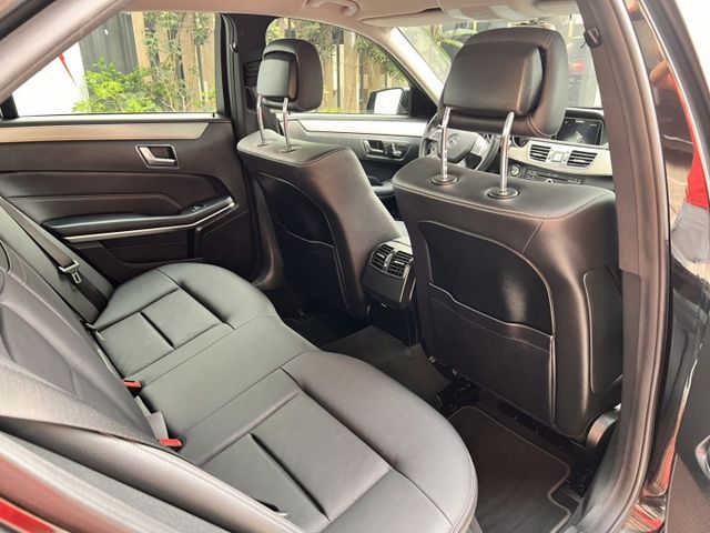 賓士E-Class一直是豪華房車的標竿 而這台E200 Classic，更是經典中的經典款  第7張相片