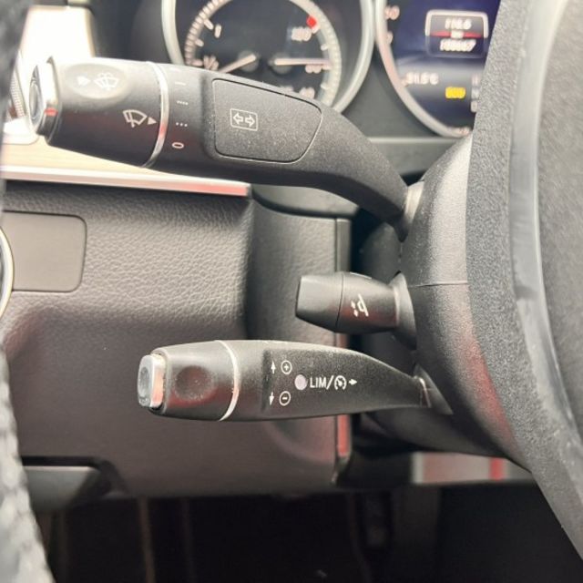 賓士E-Class一直是豪華房車的標竿 而這台E200 Classic，更是經典中的經典款  第11張相片