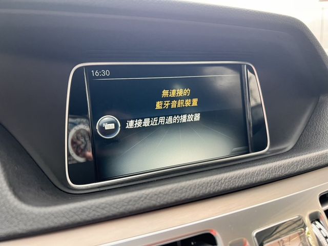 賓士E-Class一直是豪華房車的標竿 而這台E200 Classic，更是經典中的經典款  第15張相片