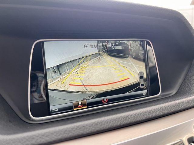 賓士E-Class一直是豪華房車的標竿 而這台E200 Classic，更是經典中的經典款  第16張相片