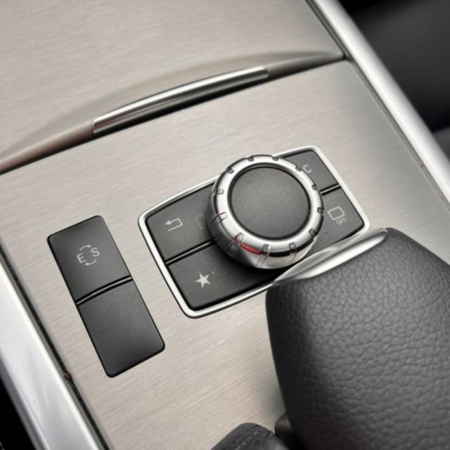 賓士E-Class一直是豪華房車的標竿 而這台E200 Classic，更是經典中的經典款  第19張相片