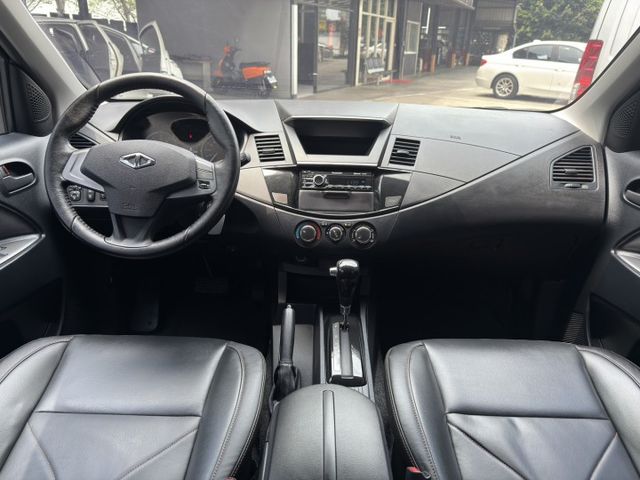 精緻版 省油、強勁馬力及大、寬、平的車室空間 頭家的好伙伴！  第6張相片