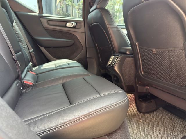 T3  北歐質感 × 安全科技 × 都會跑旅首選 多處貼心收納＋實用車室設計，不論通勤、購物、接送小孩都超好用。  第9張相片