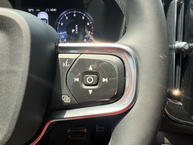 T3  北歐質感 × 安全科技 × 都會跑旅首選 多處貼心收納＋實用車室設計，不論通勤、購物、接送小孩都超好用。  第12張相片