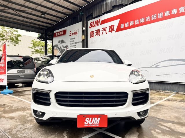 Cayenne  不只是豪華休旅，是一種身份的延伸 每台Cayenne都不同的格調~ 找到專屬您的調性~就是合適的  第2張相片