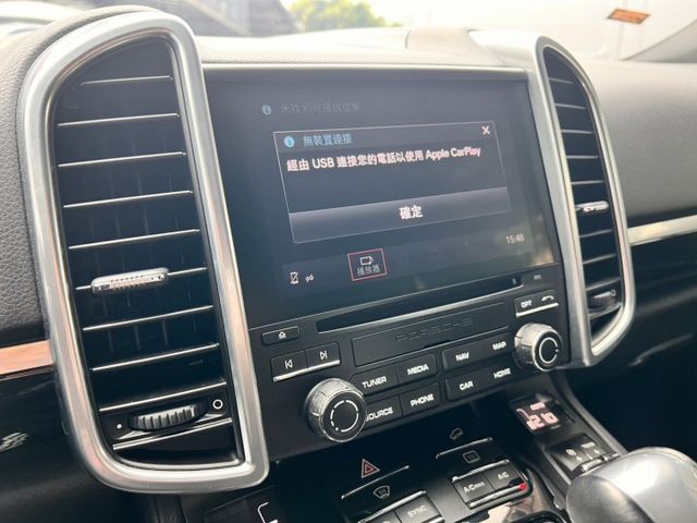 Cayenne  不只是豪華休旅，是一種身份的延伸 每台Cayenne都不同的格調~ 找到專屬您的調性~就是合適的  第16張相片