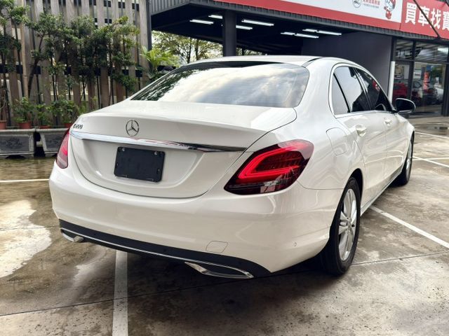 C200 Avantgarde 當你努力走到一定高度，選擇的車，也該跟得上你的格局。1.5L渦輪+EQ Boost輕油電  第2張相片