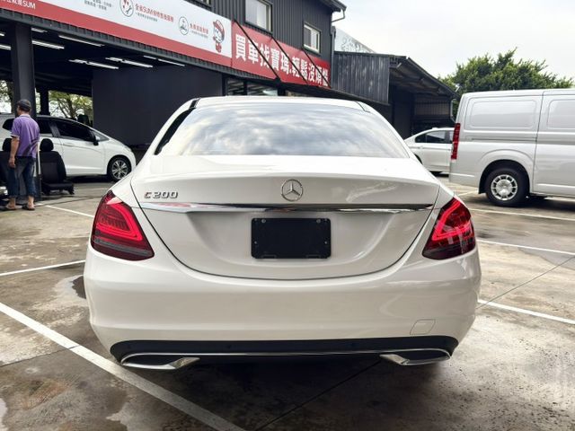 C200 Avantgarde 當你努力走到一定高度，選擇的車，也該跟得上你的格局。1.5L渦輪+EQ Boost輕油電  第4張相片