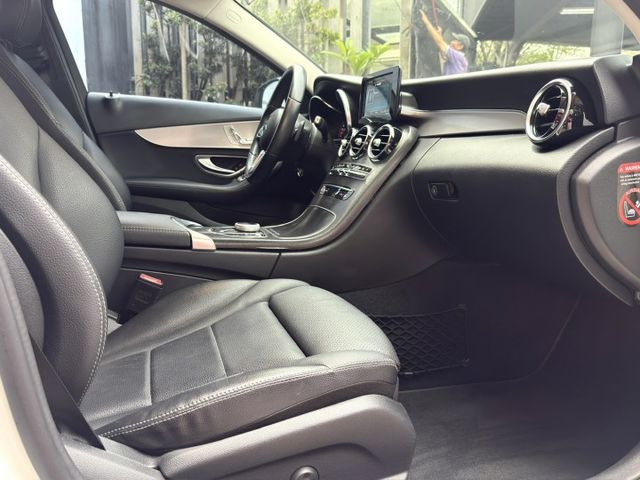 C200 Avantgarde 當你努力走到一定高度，選擇的車，也該跟得上你的格局。1.5L渦輪+EQ Boost輕油電  第6張相片