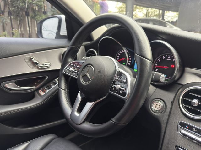 C200 Avantgarde 當你努力走到一定高度，選擇的車，也該跟得上你的格局。1.5L渦輪+EQ Boost輕油電  第9張相片