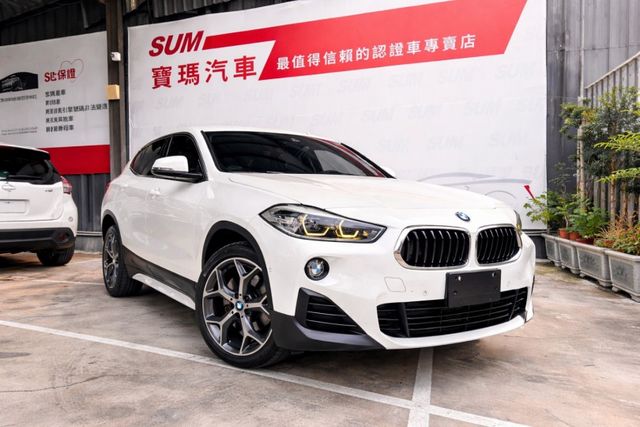 X2 sDrive18i 不是一般休旅，是給「有想法的人」開的車 跑格斜背外型、低趴車身 帥得很剛好  第1張相片