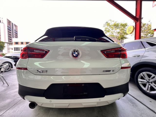 X2 sDrive18i 不是一般休旅，是給「有想法的人」開的車 跑格斜背外型、低趴車身 帥得很剛好  第3張相片